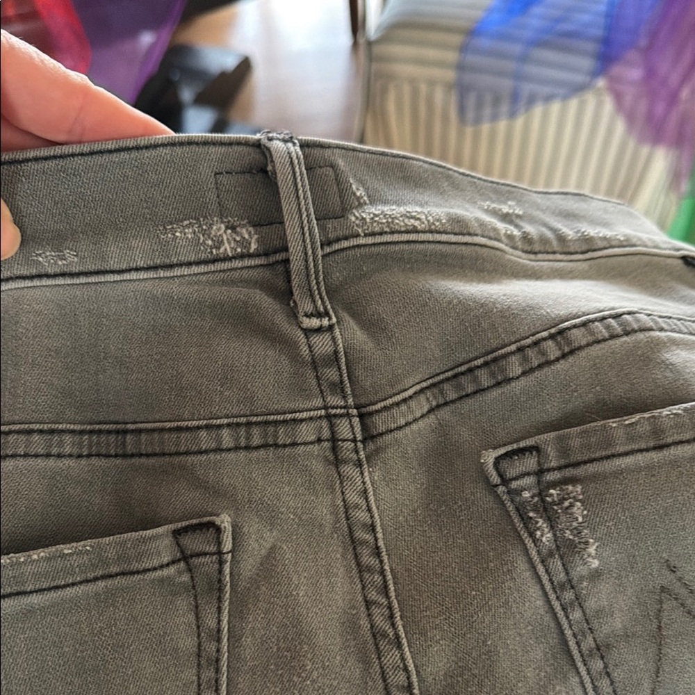 MOTHER Gray Distressed Flare size 29 Jeans Weekender Fray Last Chance Saloon - Picture 8 of 9